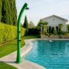 DOCCIA-SOLE-VERDE-ambientata - Ducha solar Jardin Y Piscinas