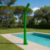 RIOXXL-SS0935XXL-GREEN STARMATRIX Ducha Solar Verde Gran Depósito con estructura curva altura 226 cm cabezal de ducha de 1524 cm de diámetro capacidad de 40 litros e incluye función lavapies Modelo Rio XXL
